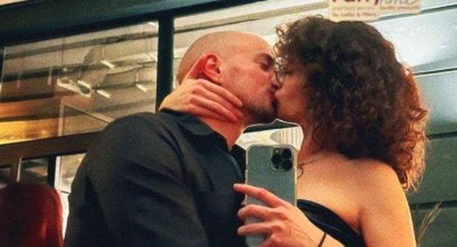 Foto/ Konfirmoi lidhjen, Kristi i BBV ndan momentin intim me të dashurën